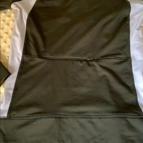 Woman’s Pink brand dark green sweatshirt - Picture 5 of 7